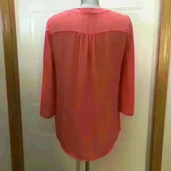 BCBG  MaxAzria Blouse Coral Semi Sheer Roll Up Sleeves Micropleated Medium EUC - Picture 9 of 9